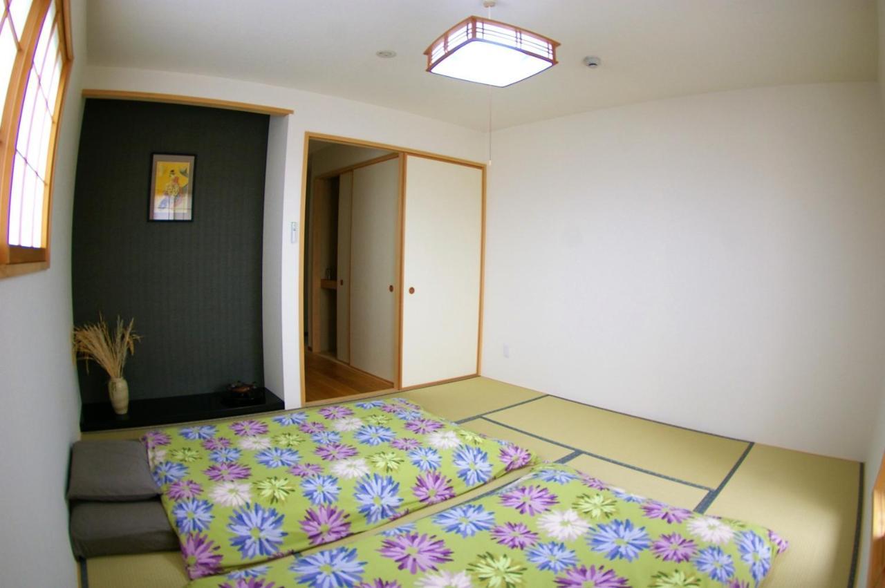 Vegan Minshuku Sanbiki Neko Hotel Kyoto Exterior photo